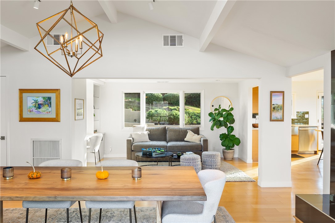 23722 Summit Drive Calabasas, CA 91302 - Photo 2 of 29