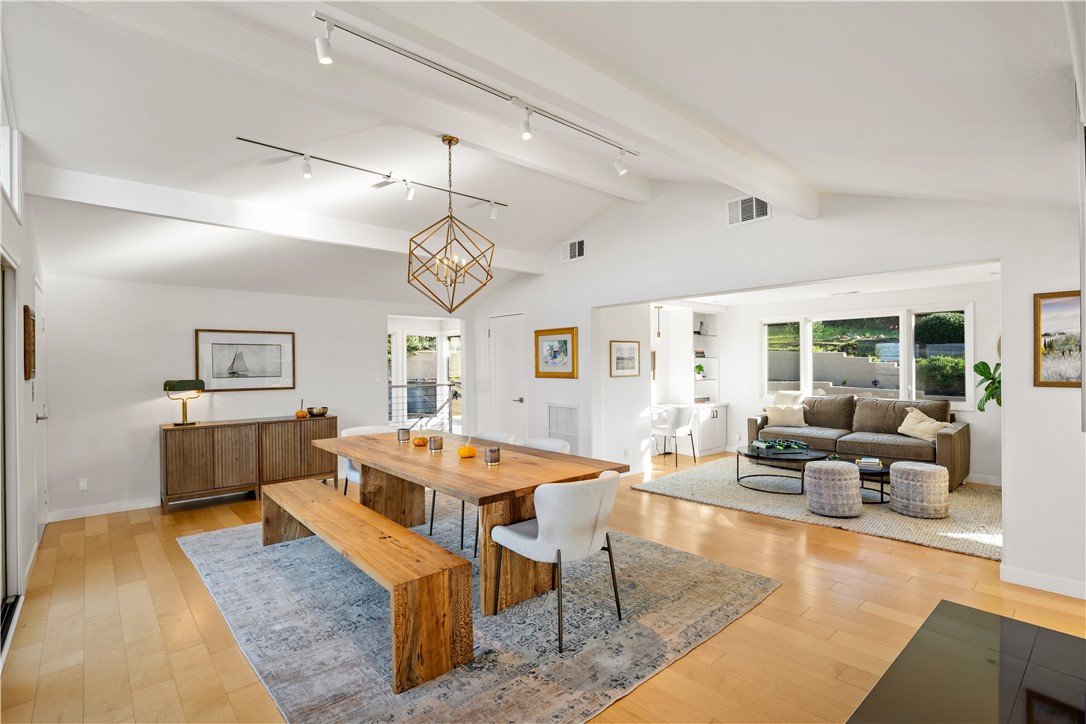 23722 Summit Drive Calabasas, CA 91302 - Photo 5 of 29