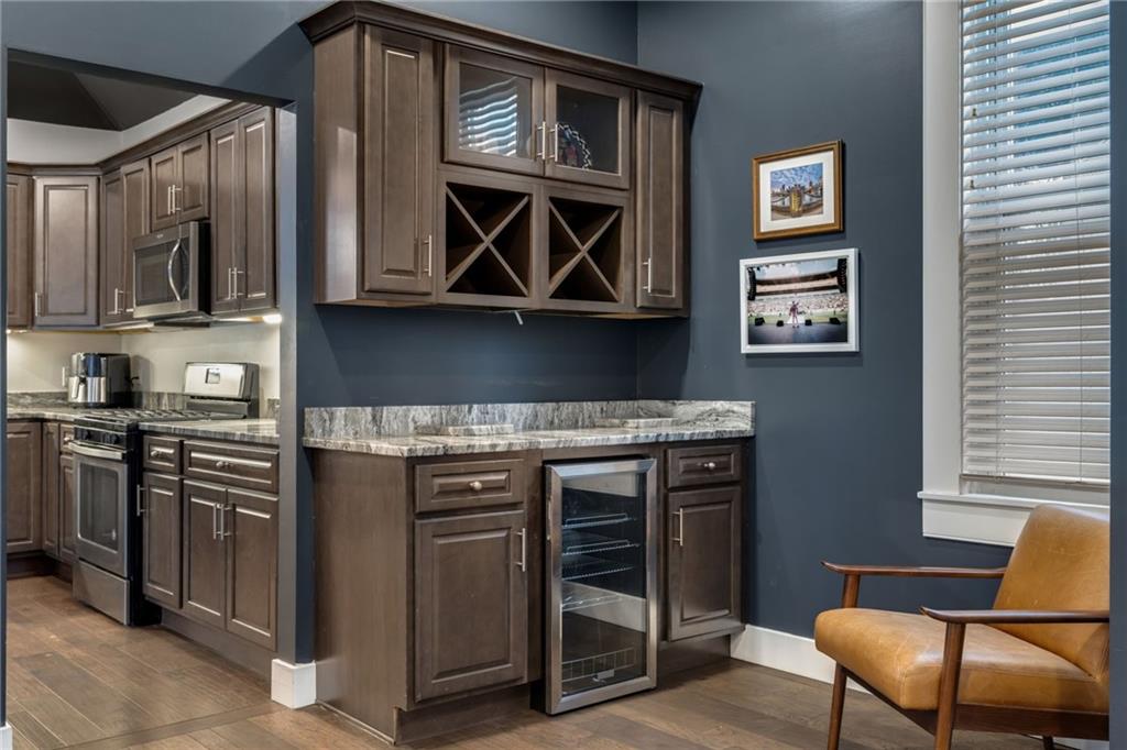 407 Hulton Road Oakmont, PA 15139 - Photo 18 of 50 There also is a built in bar area with beverage fridge