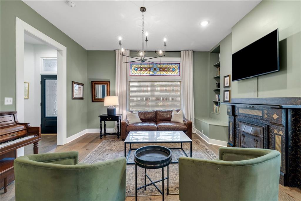 407 Hulton Road Oakmont, PA 15139 - Photo 8 of 50