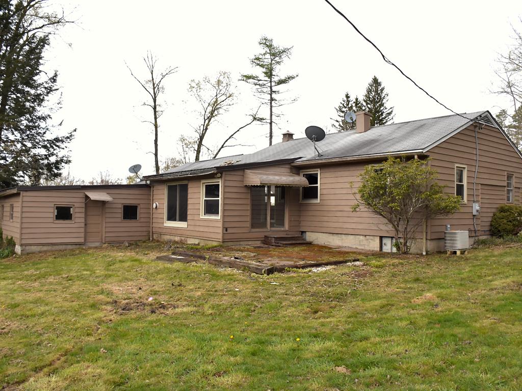 6 Wood Street Sandy Lake, PA 16145 - Photo 5 of 23