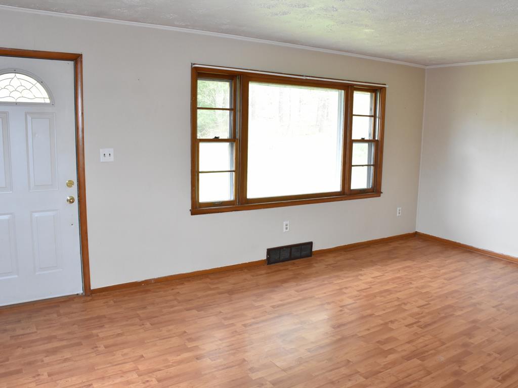 6 Wood Street Sandy Lake, PA 16145 - Photo 10 of 23