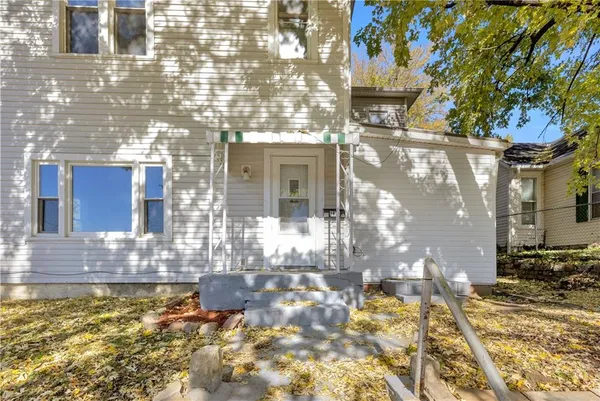 $229,900 | 1809 Pacific Street, St. Joseph, MO 64503