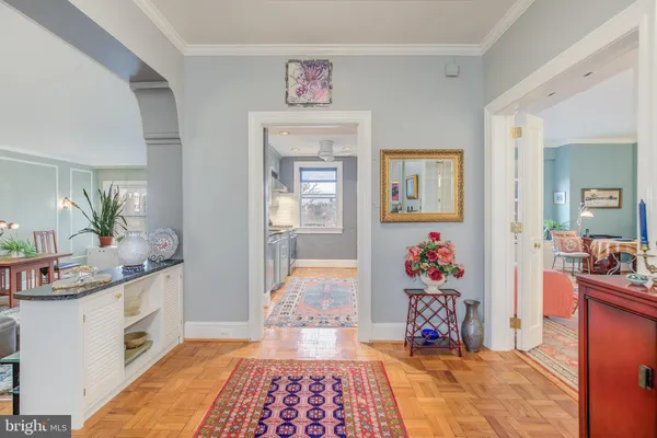 a very nice looking room with a large mirror
