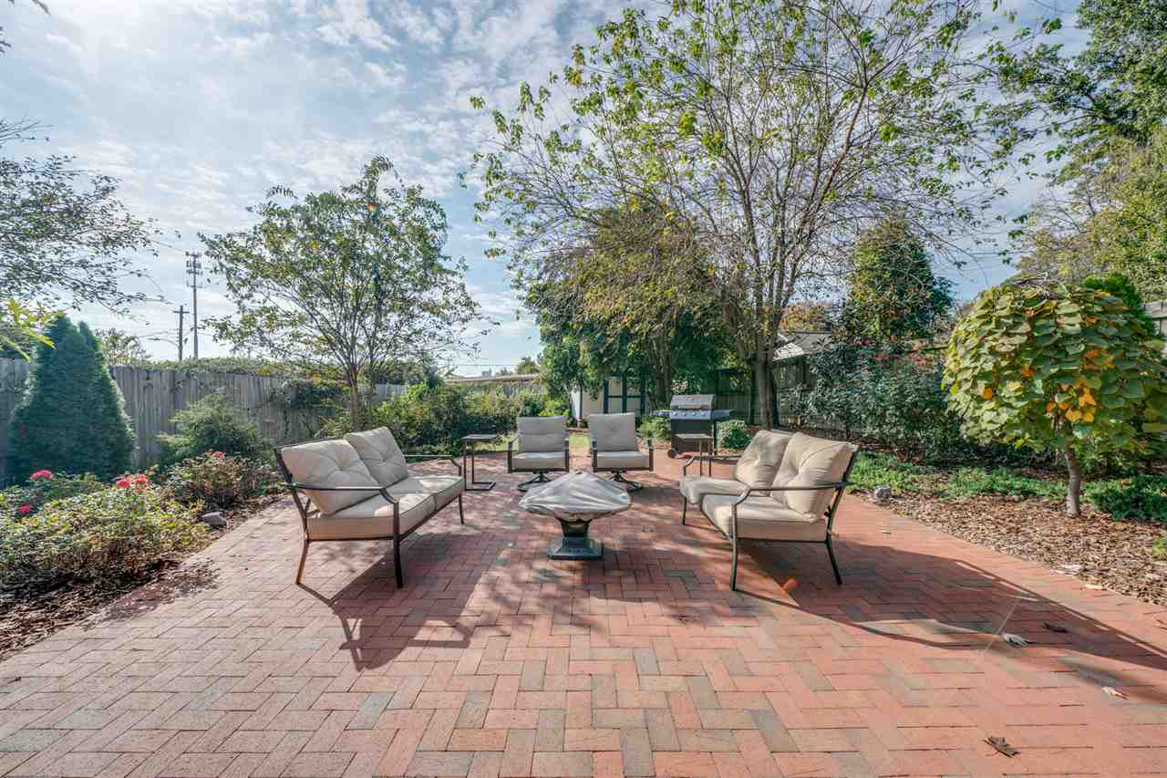 406 Pershing Road Raleigh, NC 27608 - Photo 5 of 30 Back patio