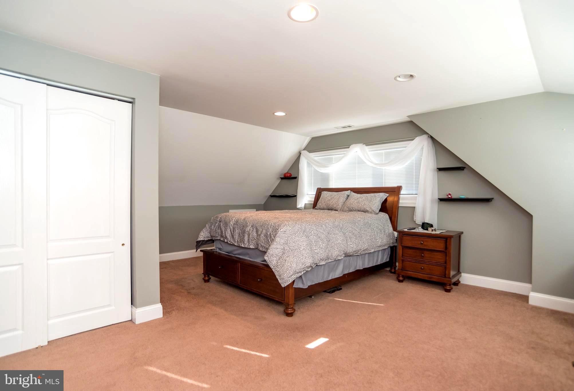 32 Cloister Road Levittown, PA 19057 - Photo 17 of 29 Gallery Image 17