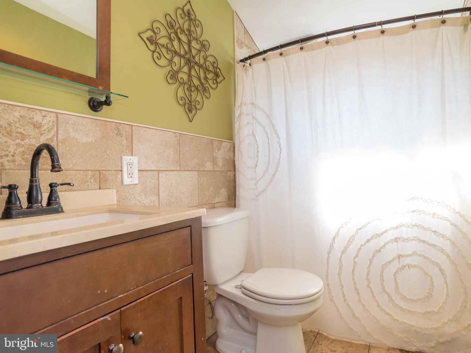 32 Cloister Road Levittown, PA 19057 - Photo 20 of 29 Gallery Image 20