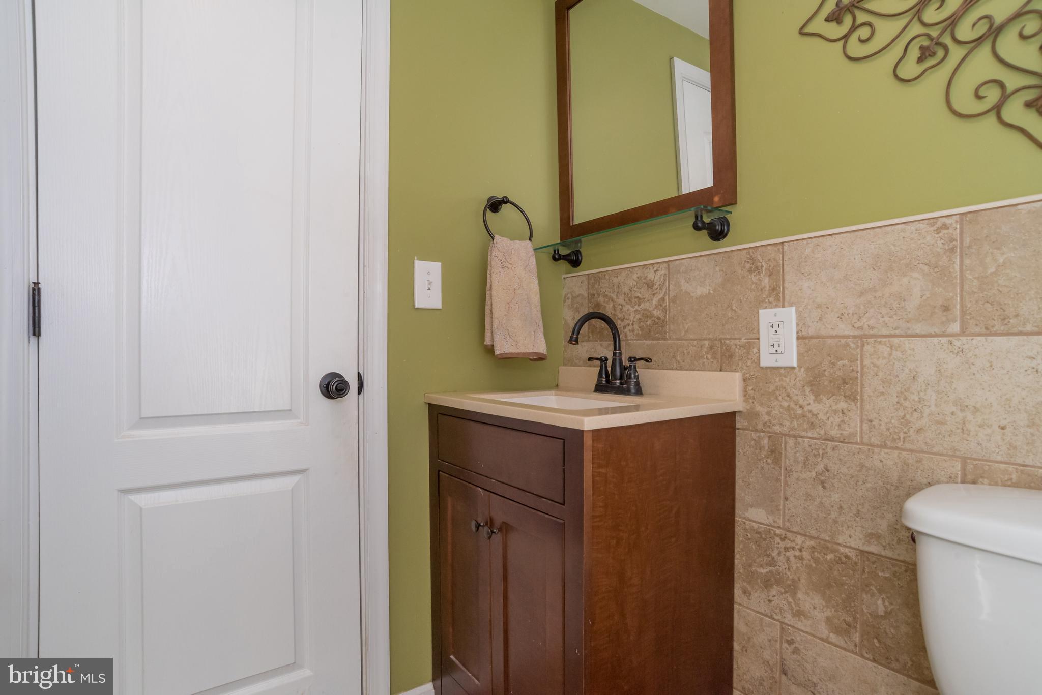 32 Cloister Road Levittown, PA 19057 - Photo 21 of 29 Gallery Image 21