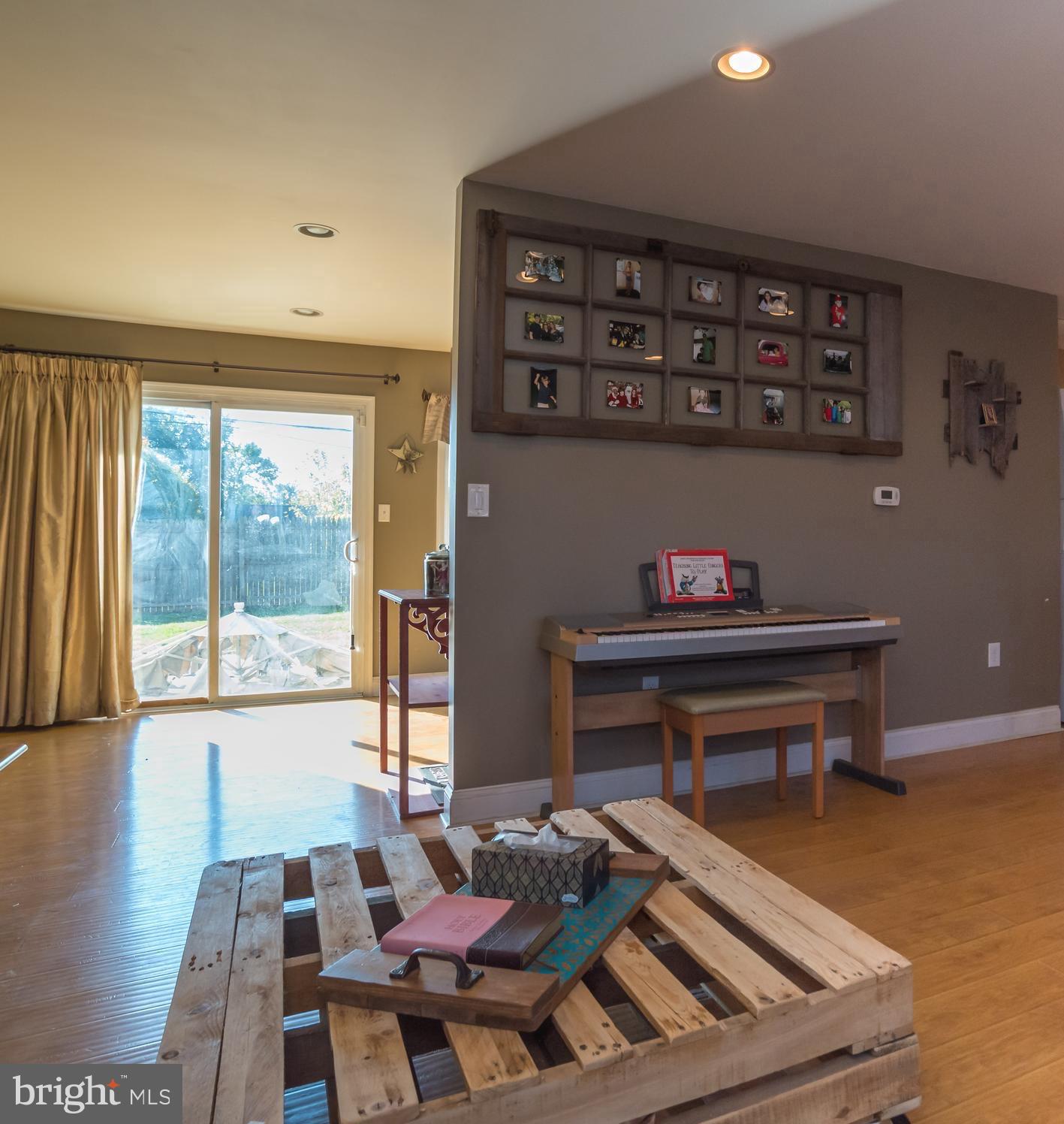 32 Cloister Road Levittown, PA 19057 - Photo 5 of 29 Gallery Image 5