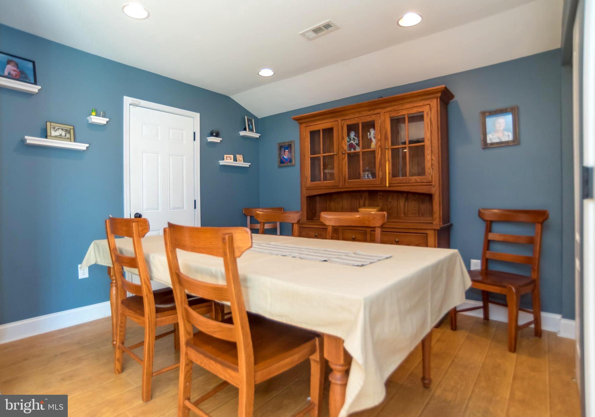 32 Cloister Road Levittown, PA 19057 - Photo 8 of 29 Gallery Image 8