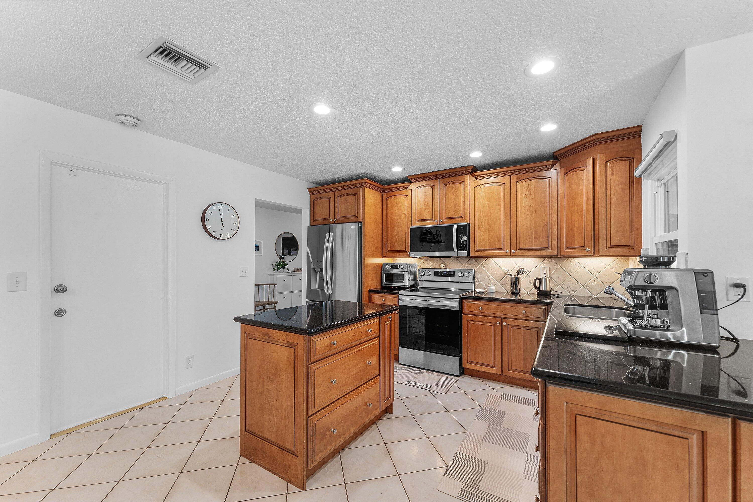 17680 Pine Needle Terrace Boca Raton, FL 33487 - Photo 12 of 60 Kitchen
