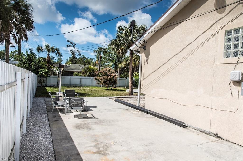 403 Castle Road Naples, FL 34119 - Photo 9 of 30 Gallery Image 9