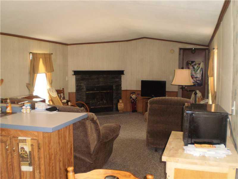38 Joe Town Road Minot, ME 04258 - Photo 6 of 9 Living Room.