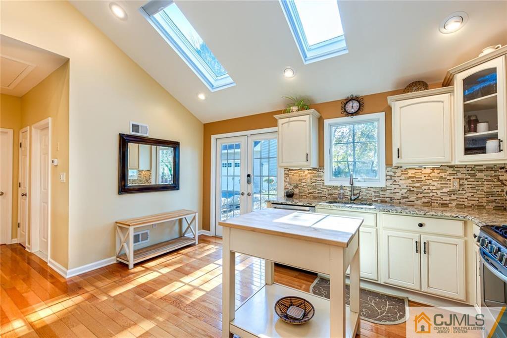 635 New Durham Road Metuchen, NJ 08840 - Photo 13 of 45 Gallery Image 13