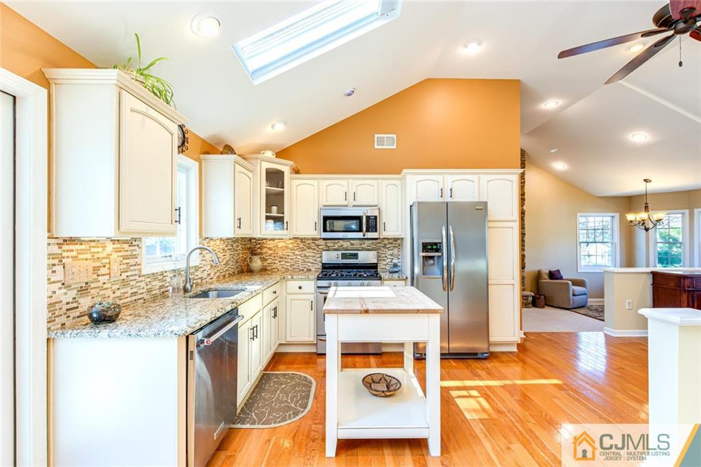 635 New Durham Road Metuchen, NJ 08840 - Photo 16 of 45 Gallery Image 16