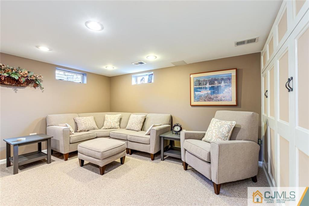 635 New Durham Road Metuchen, NJ 08840 - Photo 29 of 45 Gallery Image 29