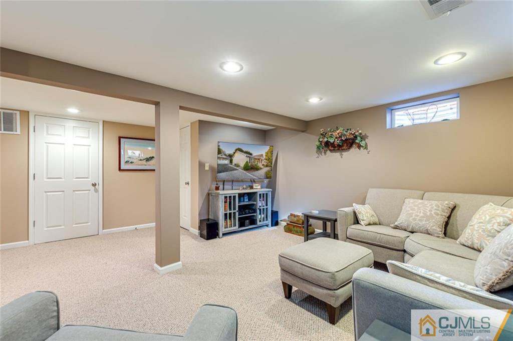635 New Durham Road Metuchen, NJ 08840 - Photo 30 of 45 Gallery Image 30