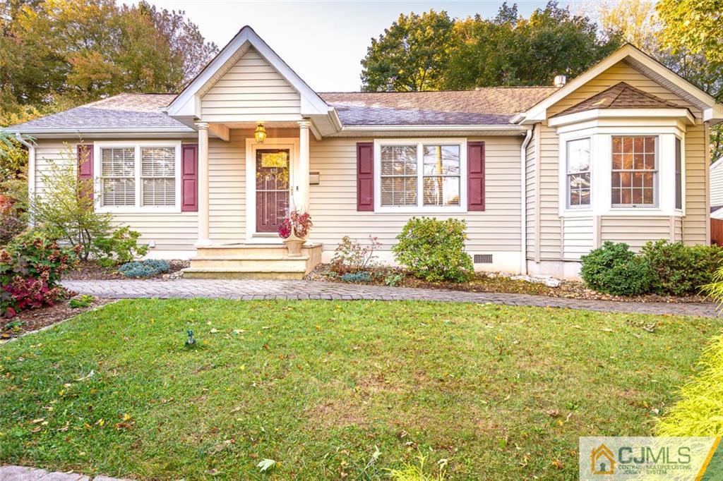 635 New Durham Road Metuchen, NJ 08840 - Photo 4 of 45 Gallery Image 4