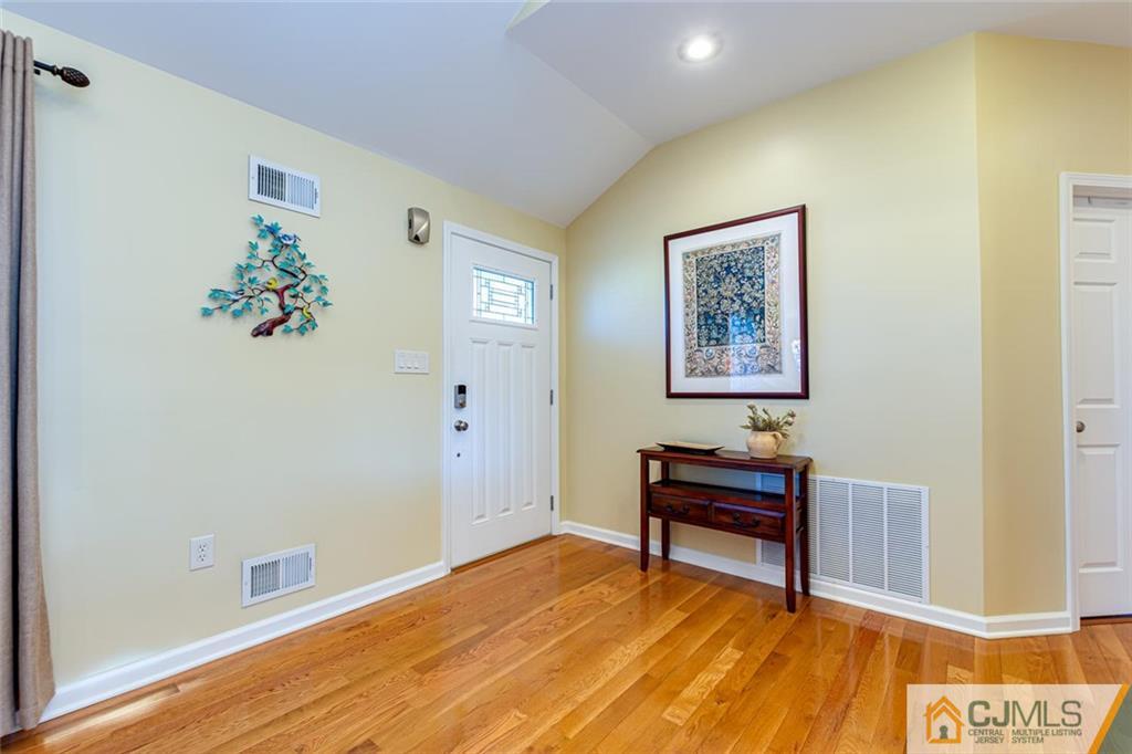635 New Durham Road Metuchen, NJ 08840 - Photo 7 of 45 Gallery Image 7