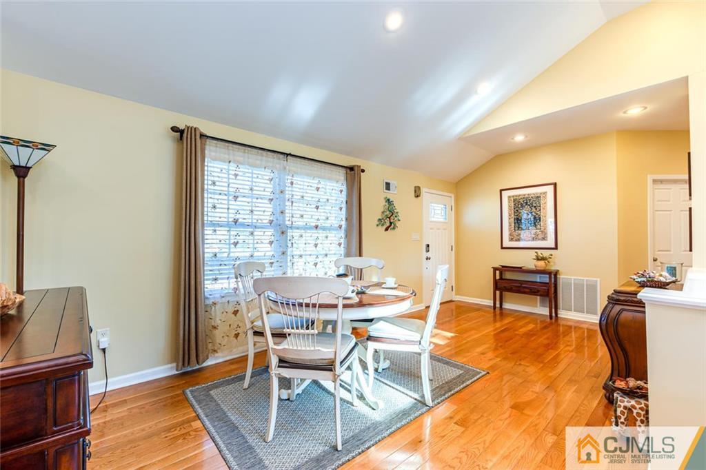 635 New Durham Road Metuchen, NJ 08840 - Photo 9 of 45 Gallery Image 9