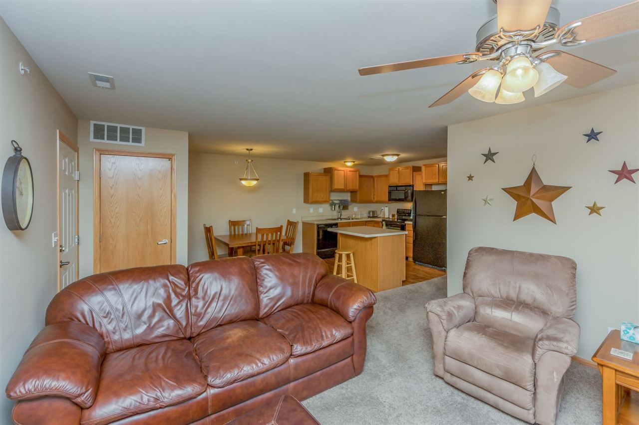 1940 Rockford Road Southwest, Unit 28 Cedar Rapids, IA 52404 - Photo 5 of 25 Gallery Image 5