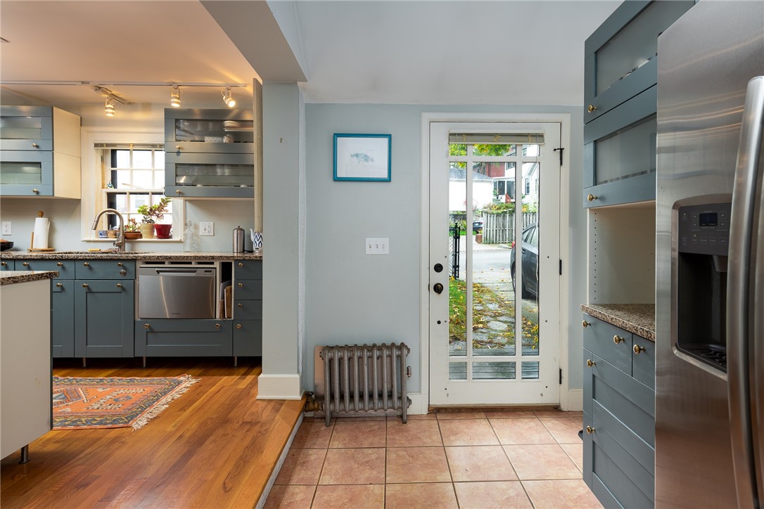 80 Edgehill Road Providence, RI 02906 - Photo 4 of 31