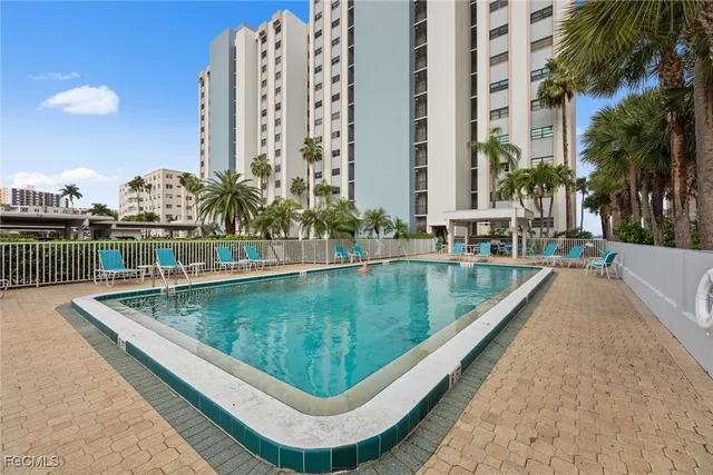 $299,900 | 1901 Clifford Street, Unit 104, Fort Myers, FL 33901
