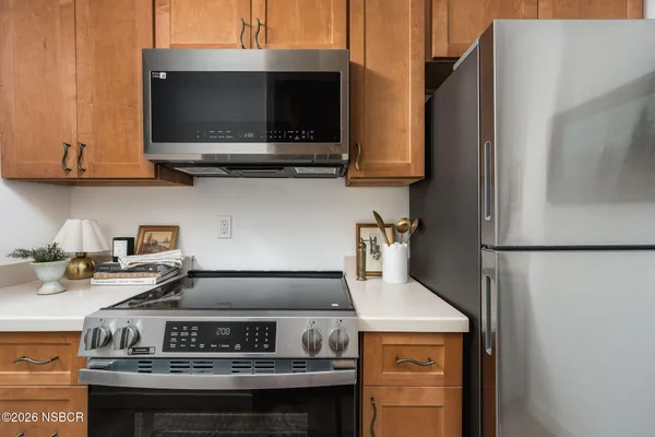 $749,000 | 864 Highland Drive, Unit 6, Santa Barbara, CA 93109