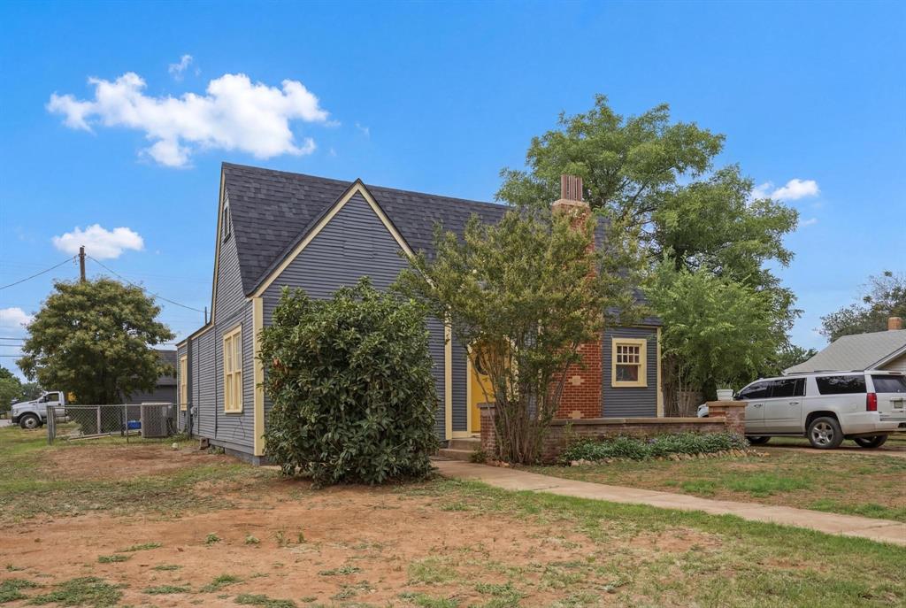 512 Yucca Street Merkel, TX 79536 - Photo 3 of 34