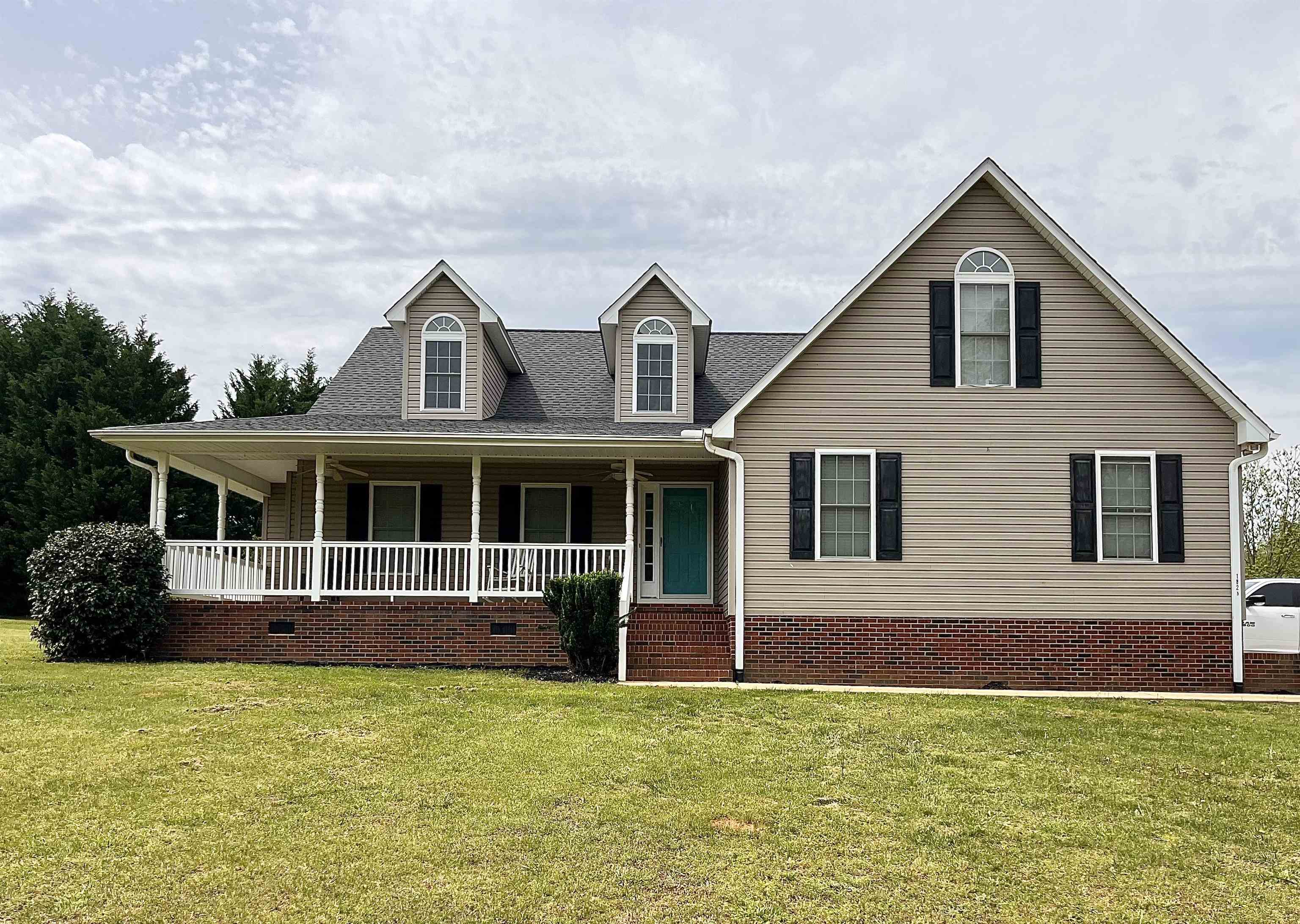 1825 Twin Bridge Road Gaffney, SC 29341 - Photo 1 of 22