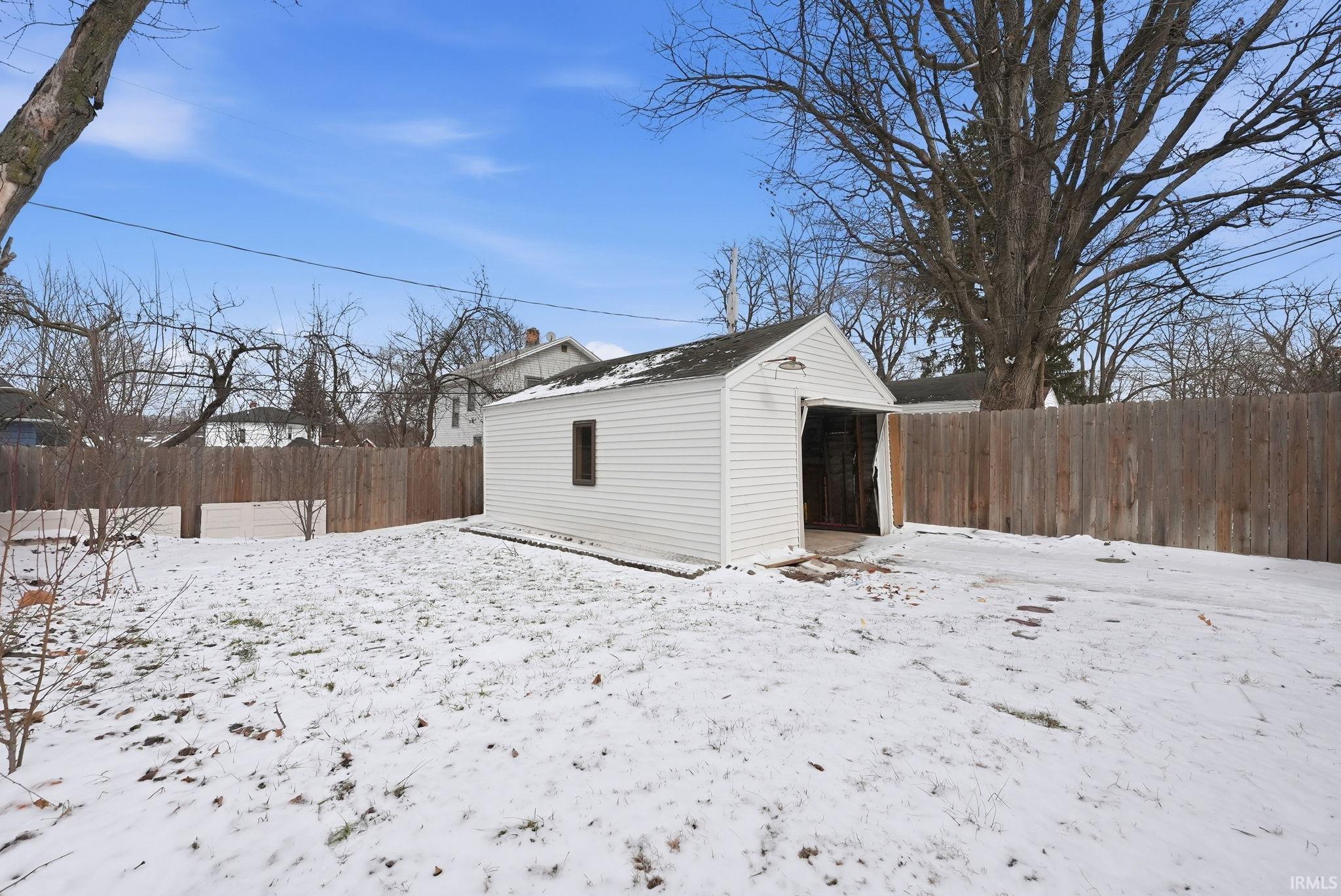 816 Hofer Avenue Fort Wayne, IN 46808 - Photo 13 of 35