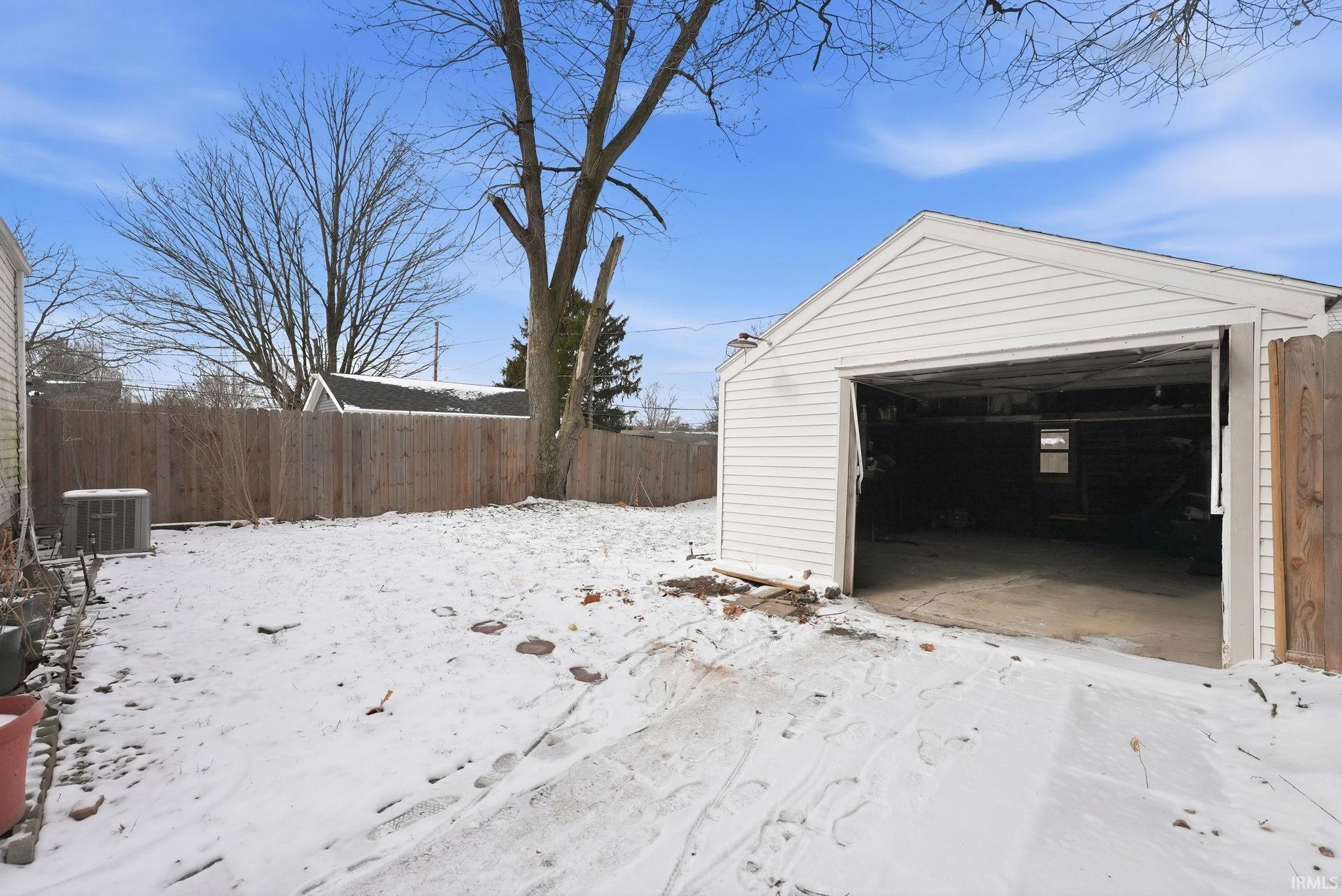 816 Hofer Avenue Fort Wayne, IN 46808 - Photo 14 of 35