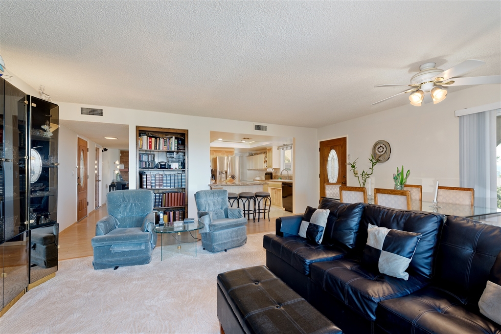 1354 El Rey Court El Cajon, CA 92021 - Photo 5 of 25 Gallery Image 5
