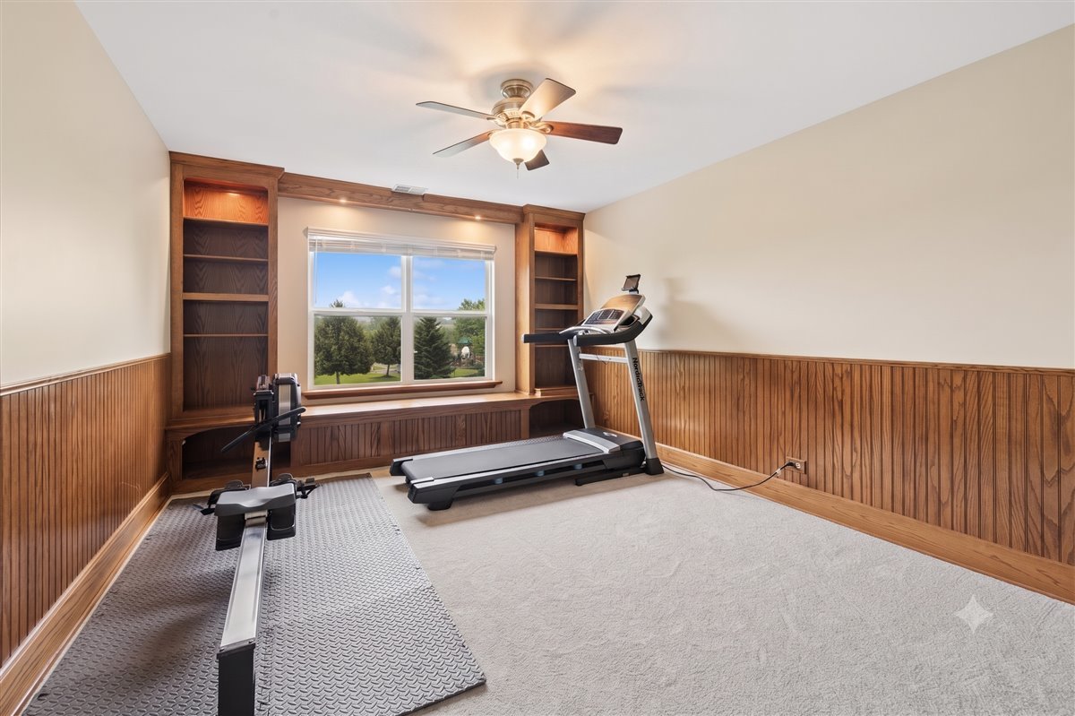 327 Shelbourne Road Volo, IL 60073 - Photo 19 of 43