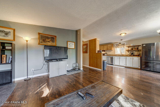 467 Silverado Road Careywood, ID 83809 - Photo 19 of 63 Living Room