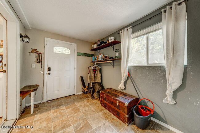 467 Silverado Road Careywood, ID 83809 - Photo 35 of 63 Mudroom