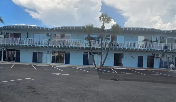 $297,000 | 18399 Gulf Boulevard, Unit 364, Indian Rocks Beach, FL 33785