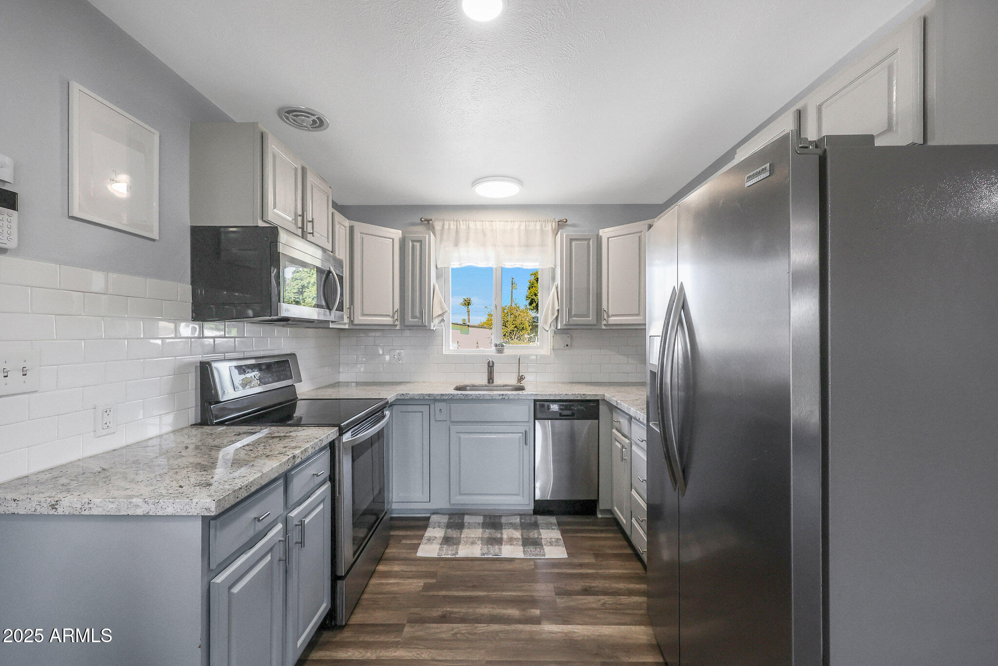 1865 West 3rd Place Mesa, AZ 85201 - Photo 4 of 26 1865 W 3RD PL, Mesa, AZ 85201 Kitchen