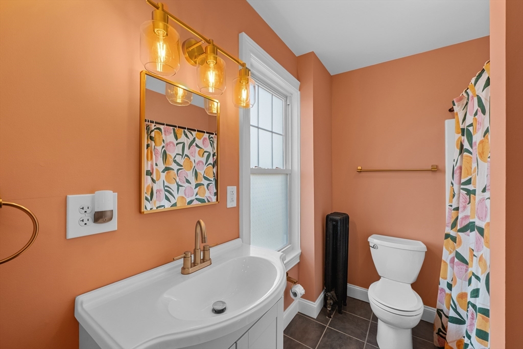 16 Windemere Road Worcester, MA 01602 - Photo 24 of 30