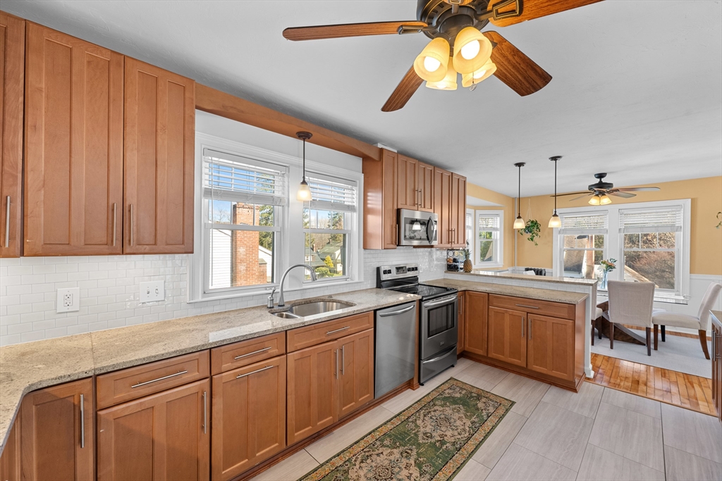 16 Windemere Road Worcester, MA 01602 - Photo 6 of 30