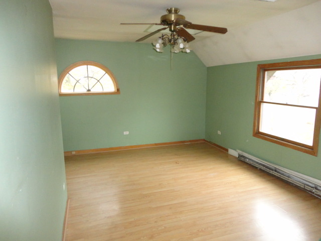 41-w626 Russell Road Elgin, IL 60124 - Photo 9 of 15