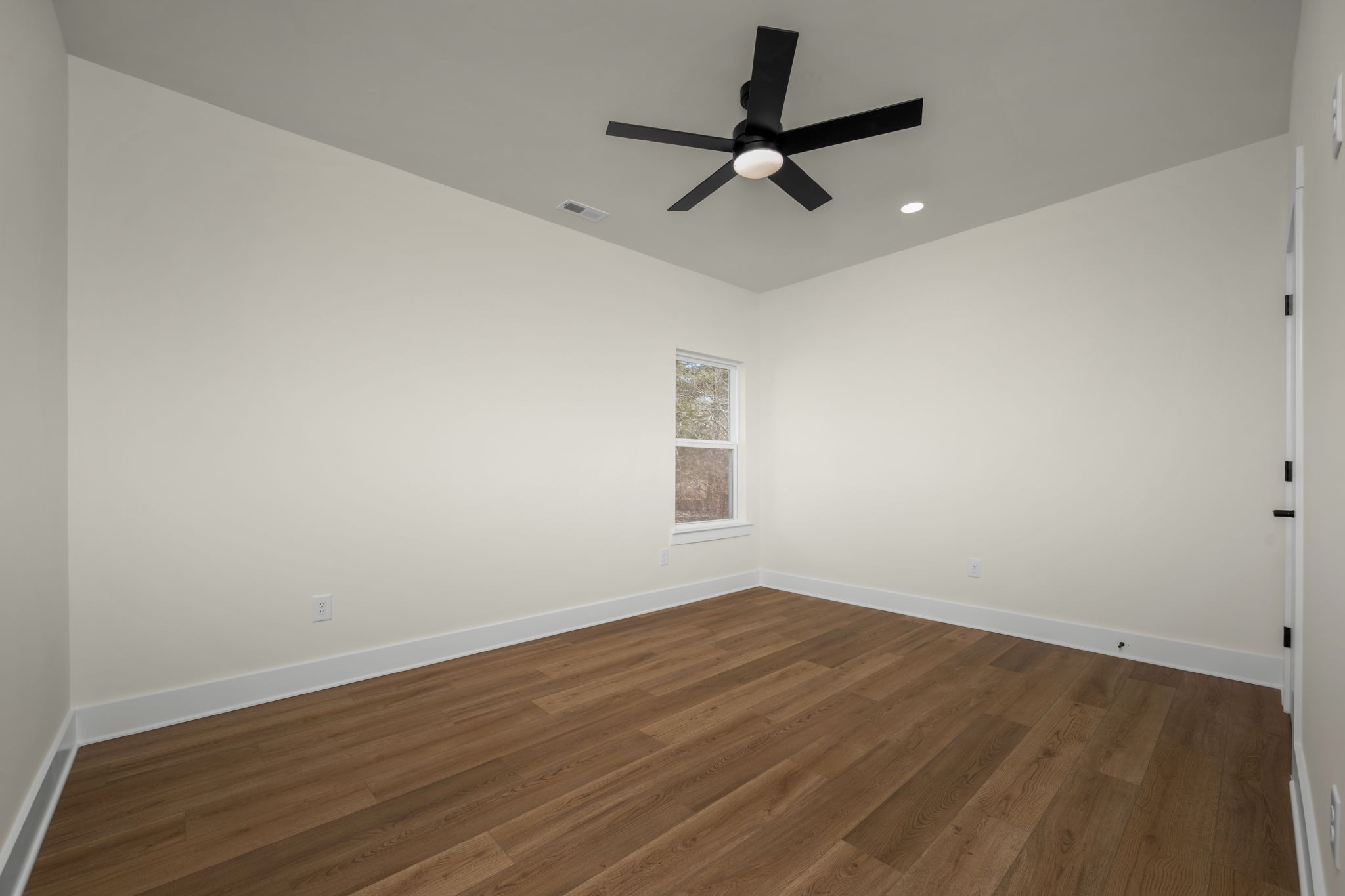 4211 Asbury Road Manchester, TN 37355 - Photo 17 of 29