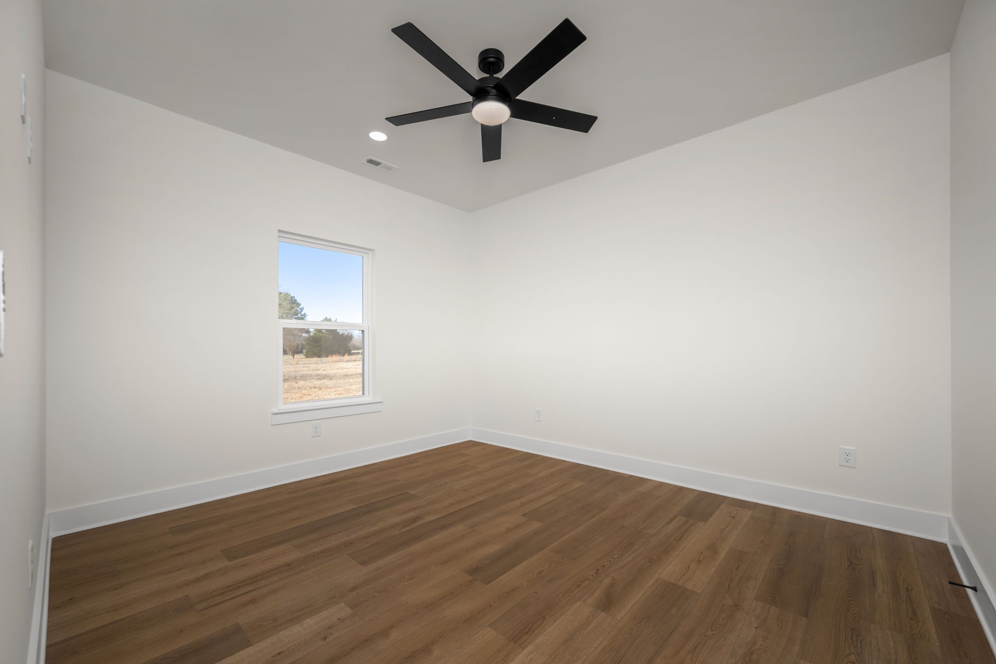 4211 Asbury Road Manchester, TN 37355 - Photo 18 of 29