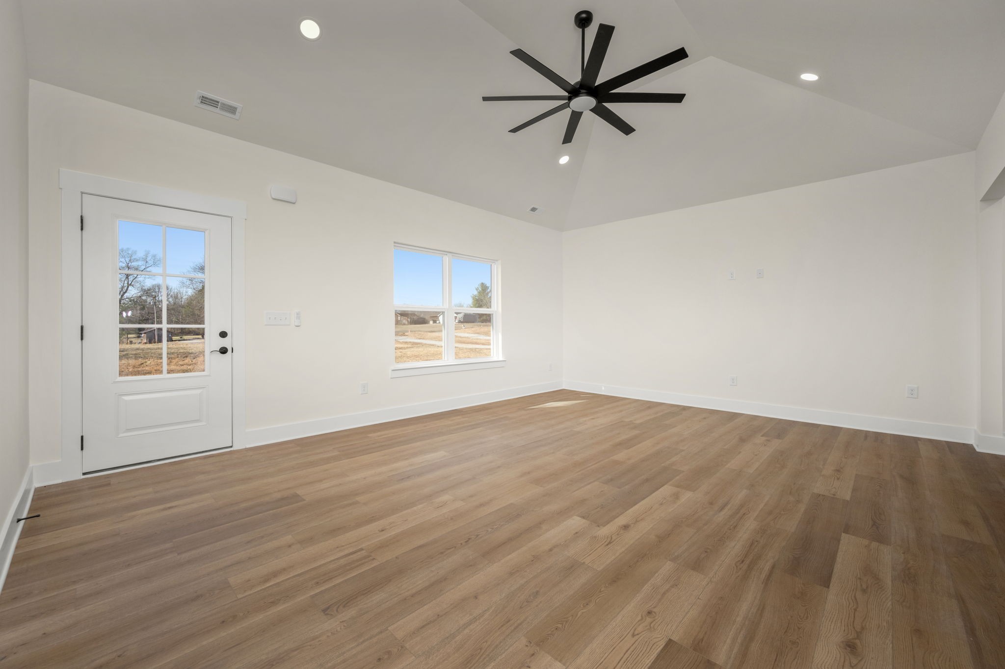 4211 Asbury Road Manchester, TN 37355 - Photo 5 of 29