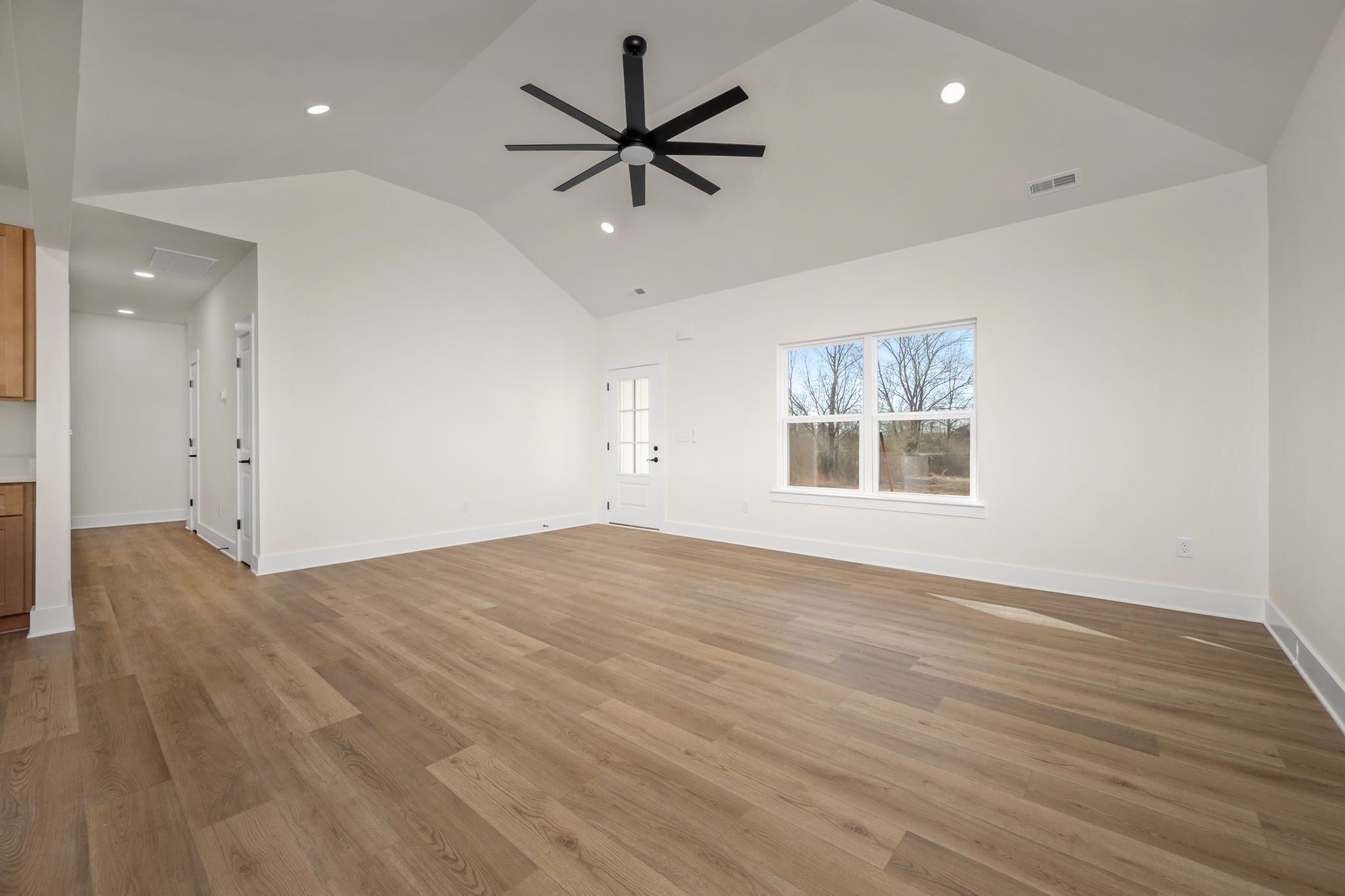 4211 Asbury Road Manchester, TN 37355 - Photo 6 of 29