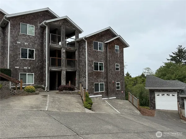 $375,500 | 2815 Willows Road, Unit 230, Seaview, WA 98644