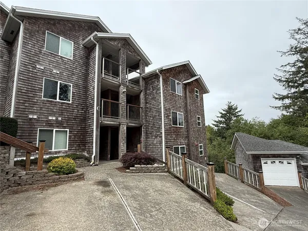 $375,500 | 2815 Willows Road, Unit 230, Seaview, WA 98644