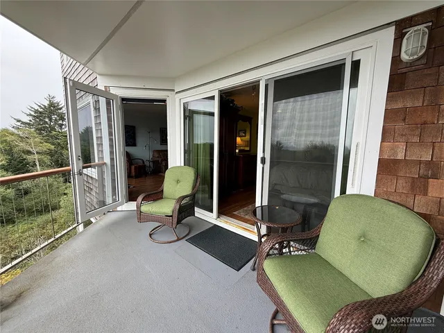 $385,500 | 2815 Willows Road, Unit 230, Seaview, WA 98644