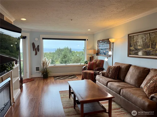 $385,500 | 2815 Willows Road, Unit 230, Seaview, WA 98644