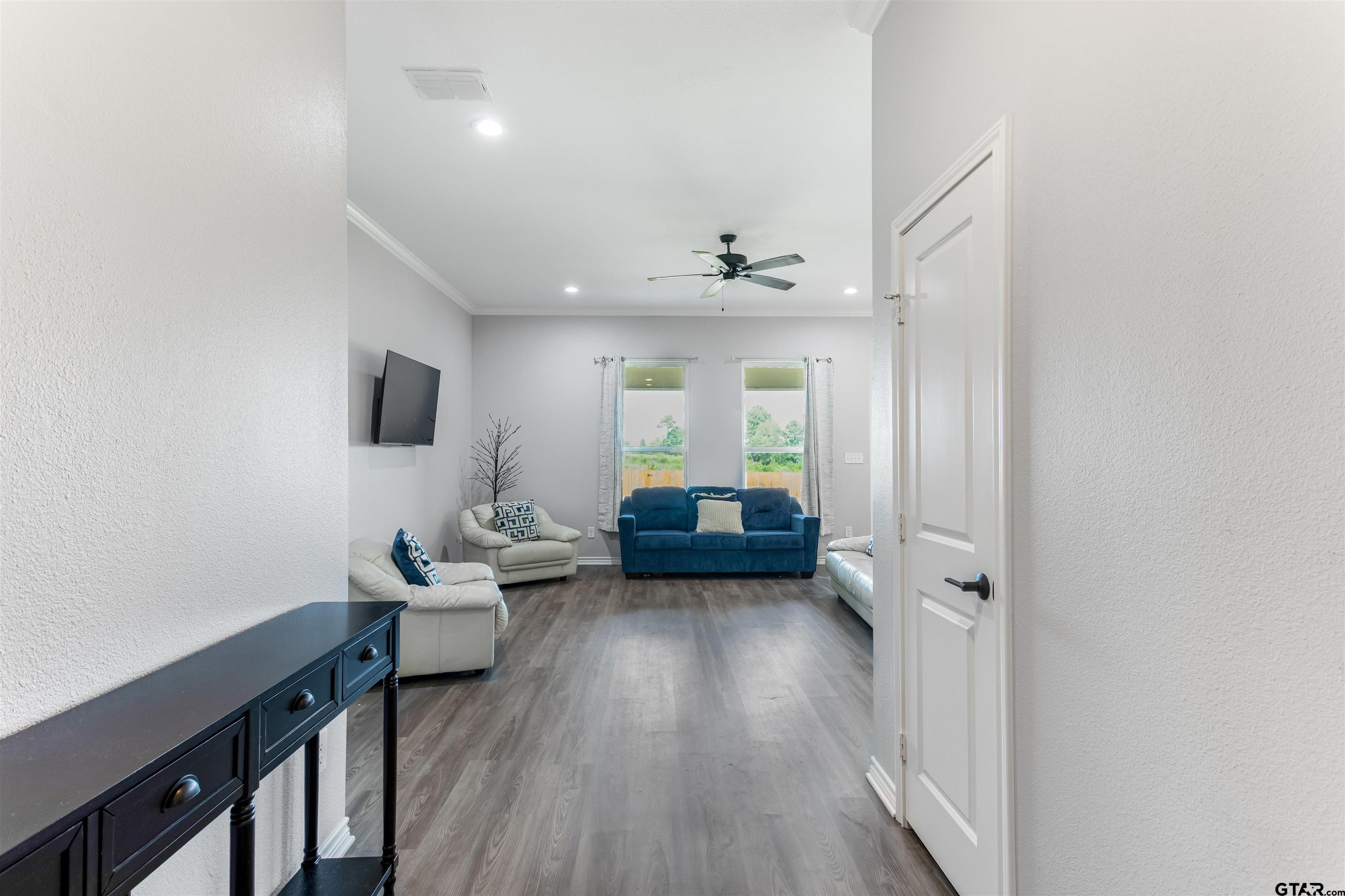 12908 County Road 46 Tyler, TX 75704 - Photo 3 of 20 a view of entryway with wooden floor